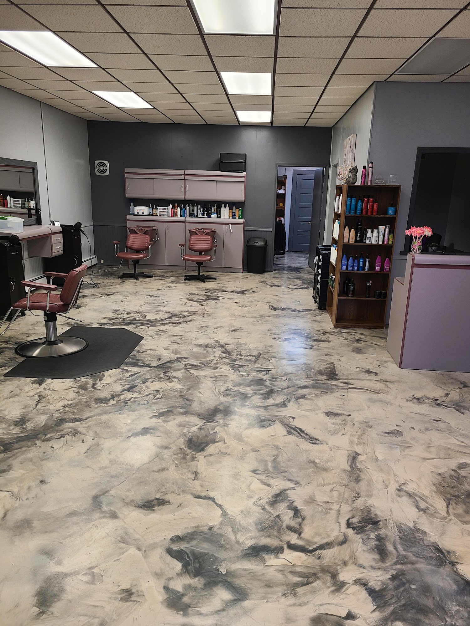 Guys & Gals Salon 241 Main St, Elroy Wisconsin 53929