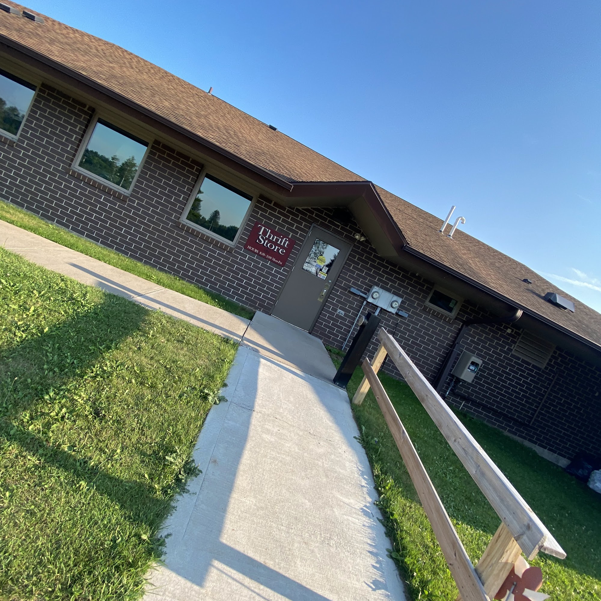 Lauri Jean Zach Center Inc Glidden