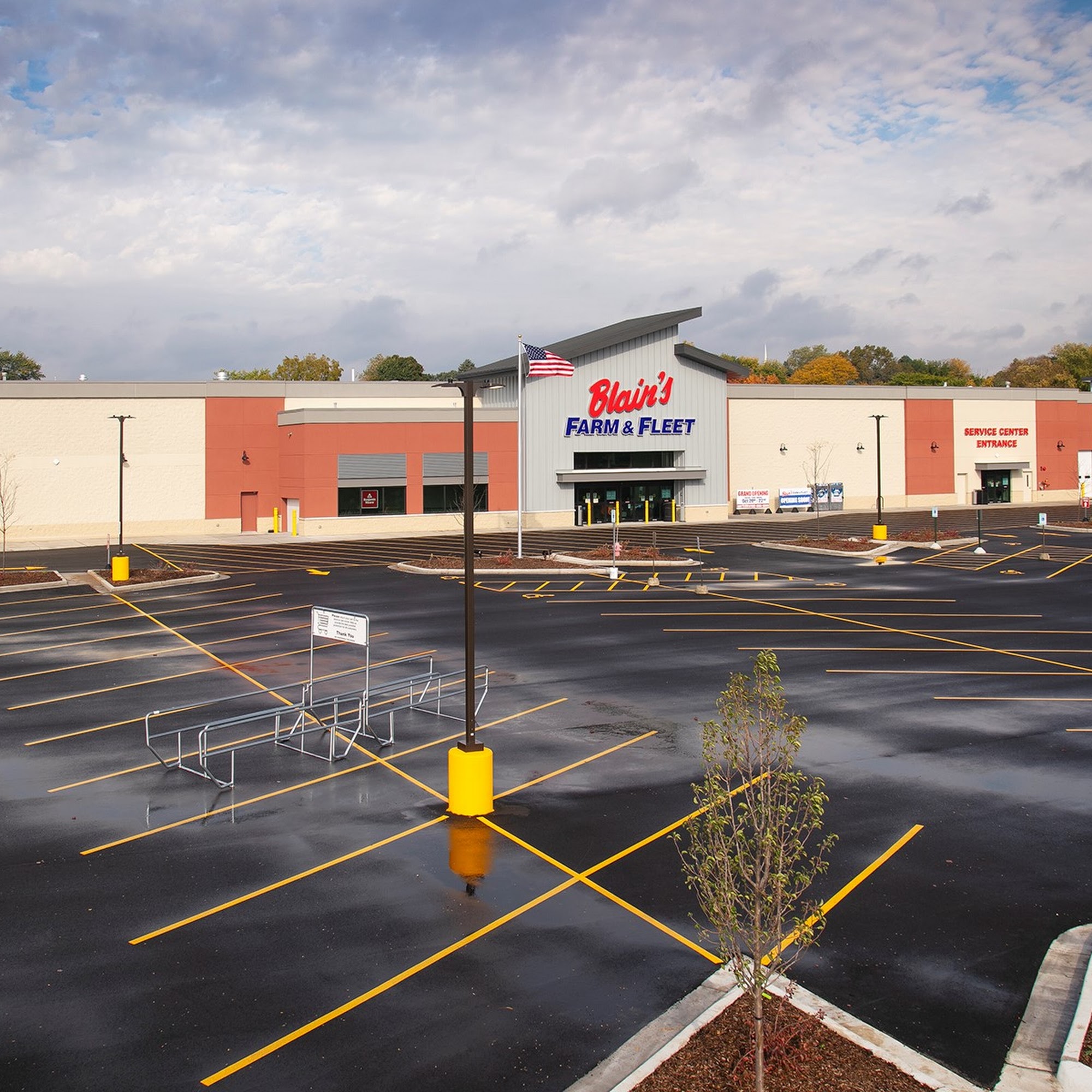 Blain's Farm & Fleet - Grafton, Wisconsin Grafton