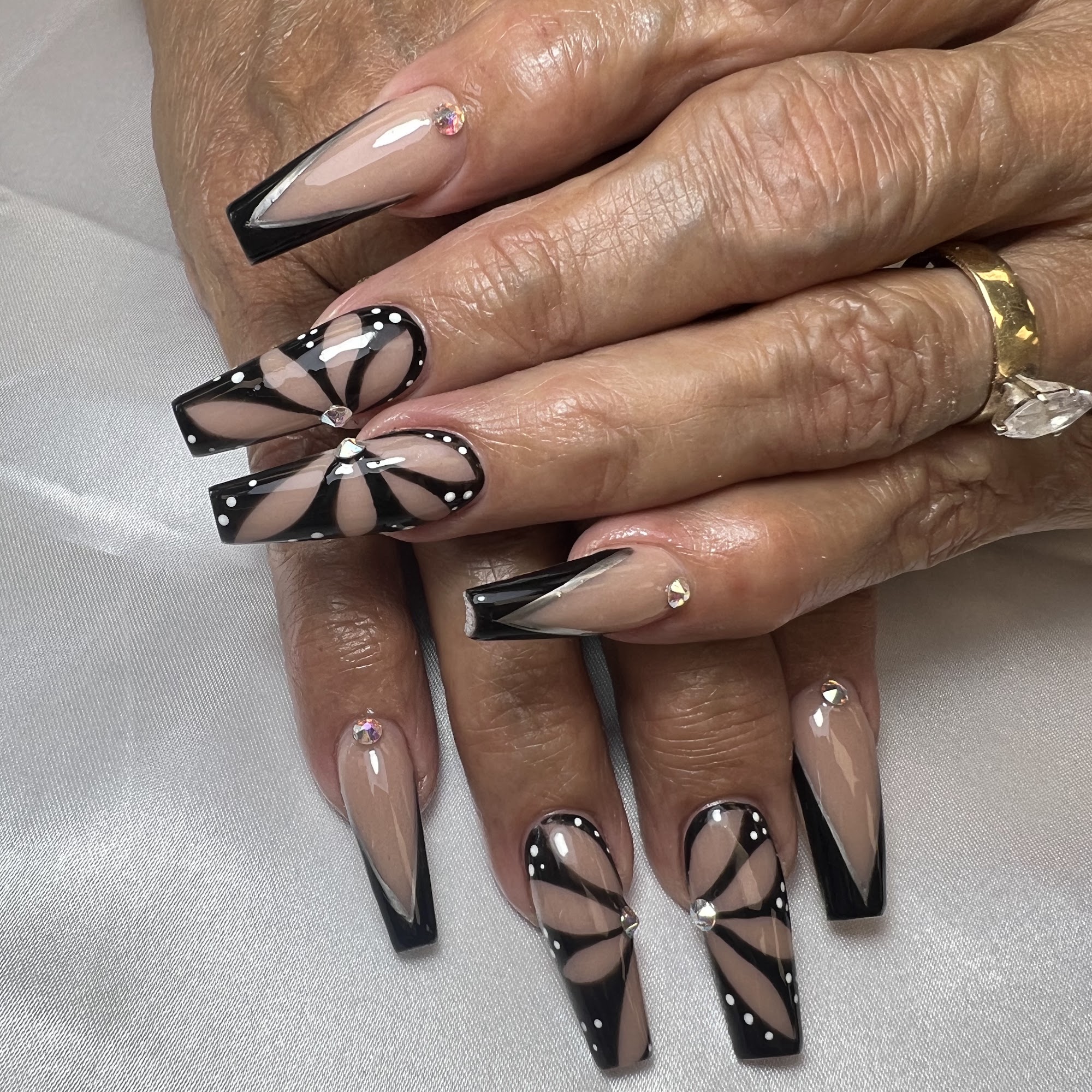 May Nails 4390 S 76th St, Greenfield Wisconsin 53220
