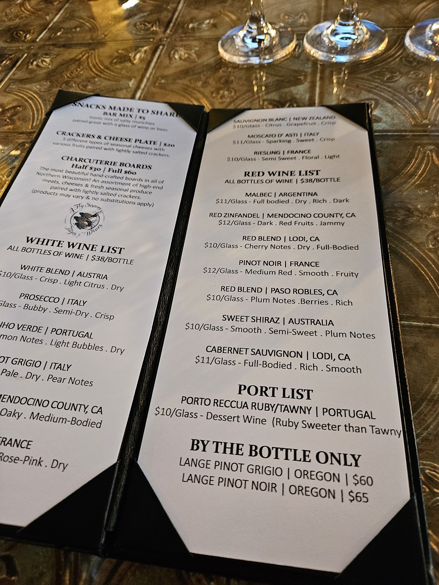 3 Fly Sisters Taps & Wines Menu