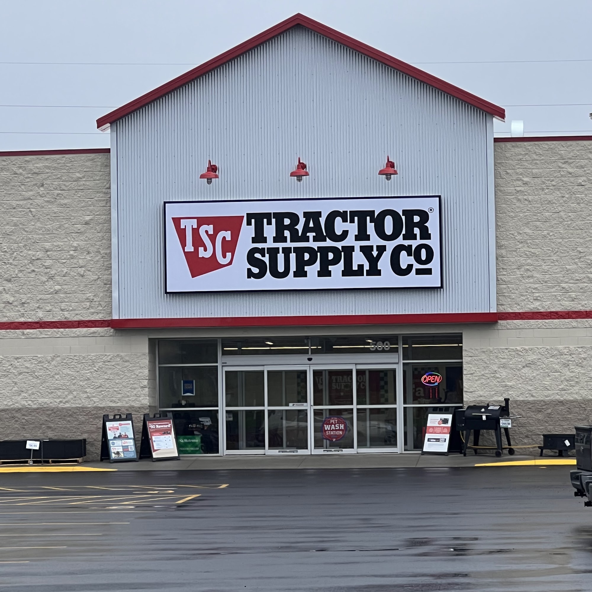 Tractor Supply Ladysmith