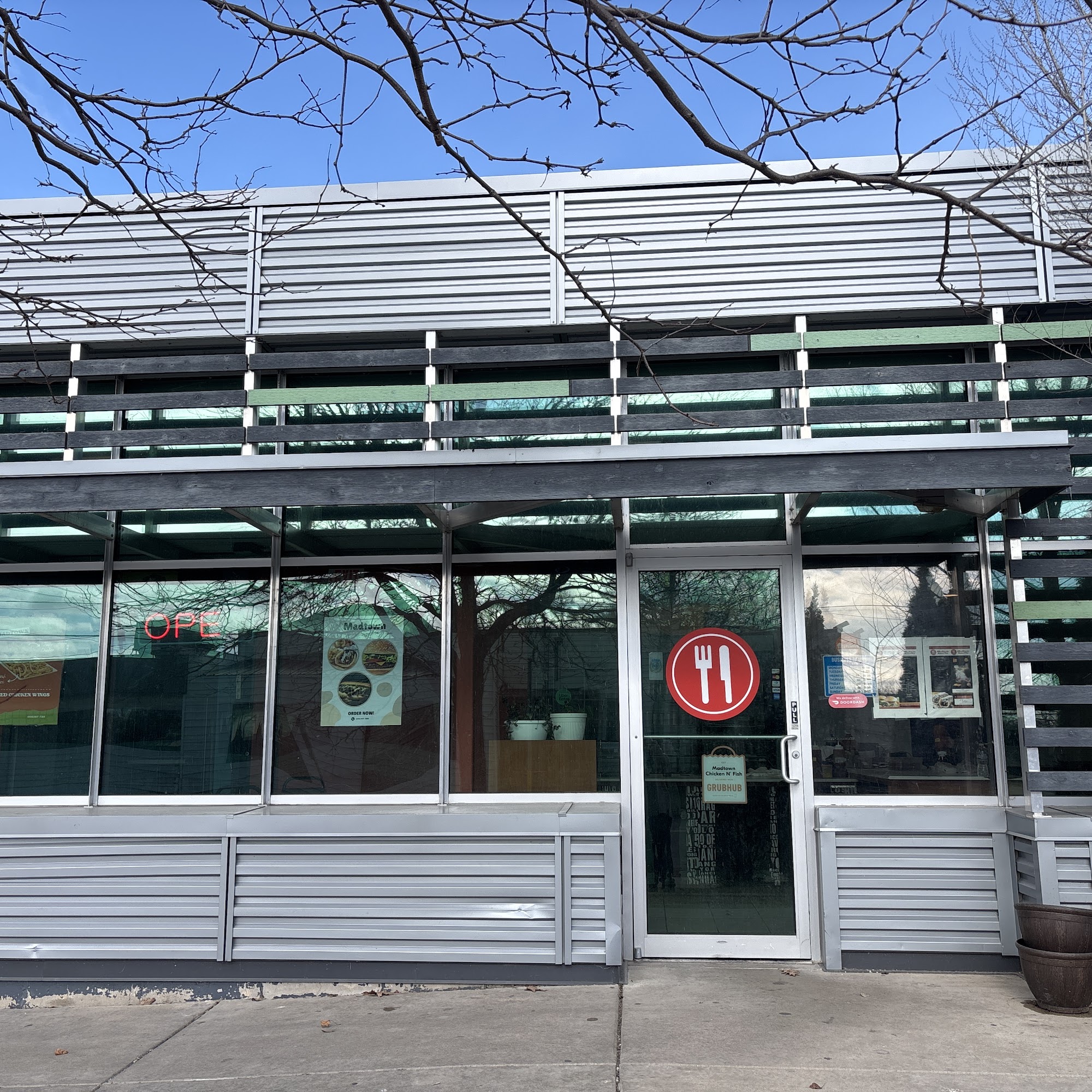 Madtown Chicken N’ Fish