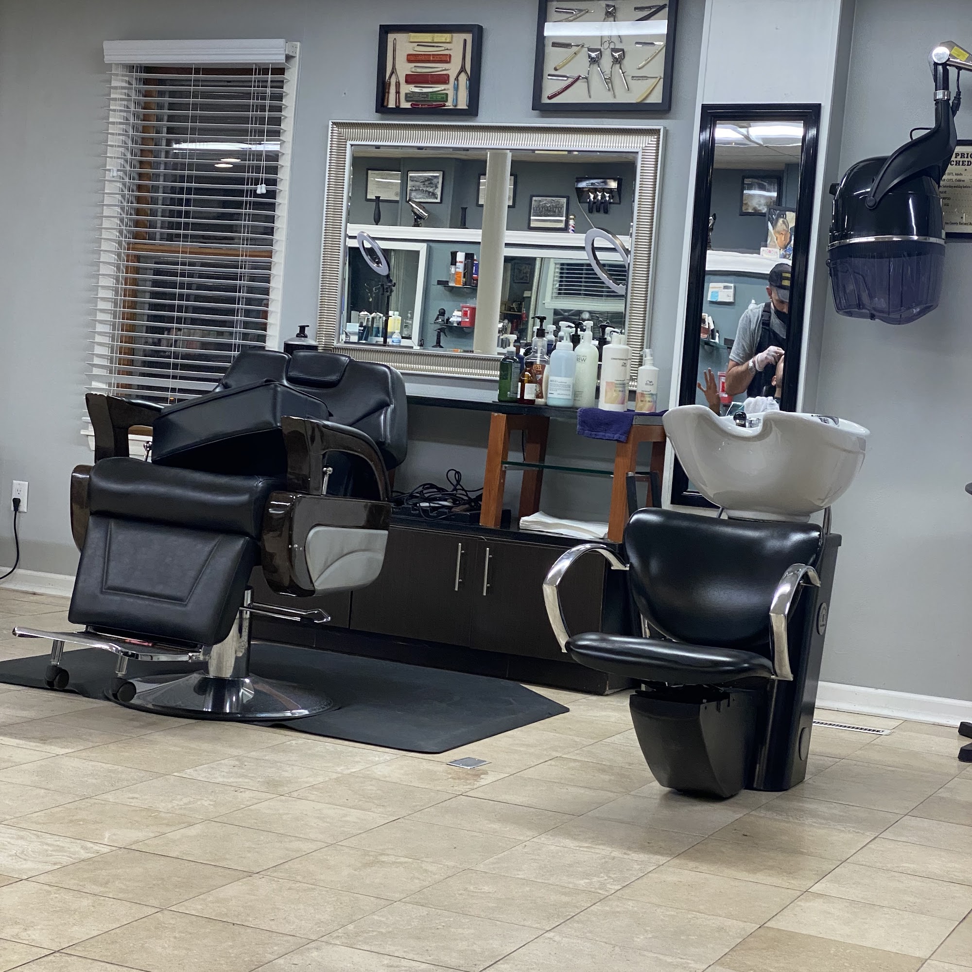 The Avenue Salon 2100 E Washington Ave, Madison Wisconsin 53704