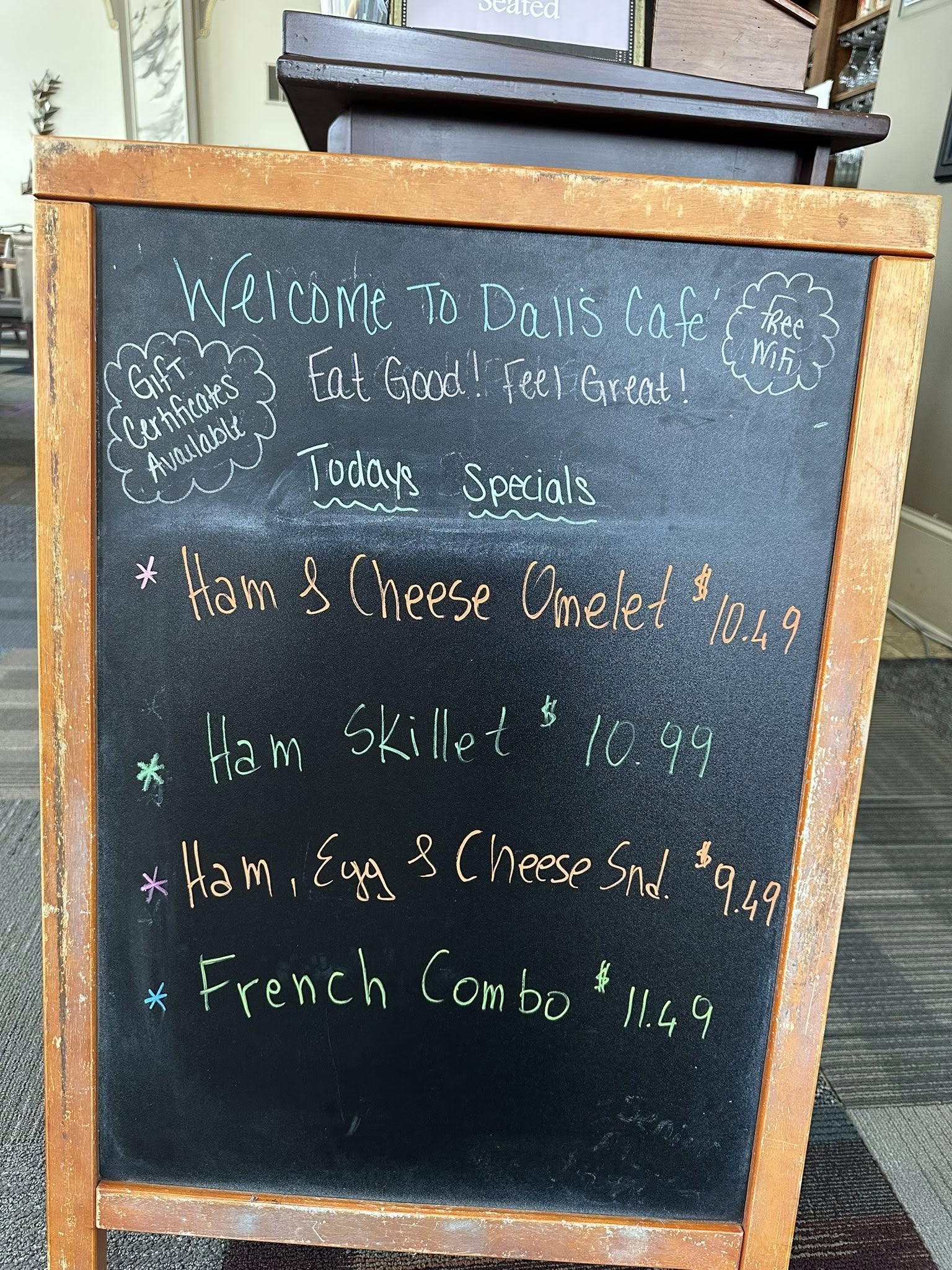 Dali's Cafe Manitowoc