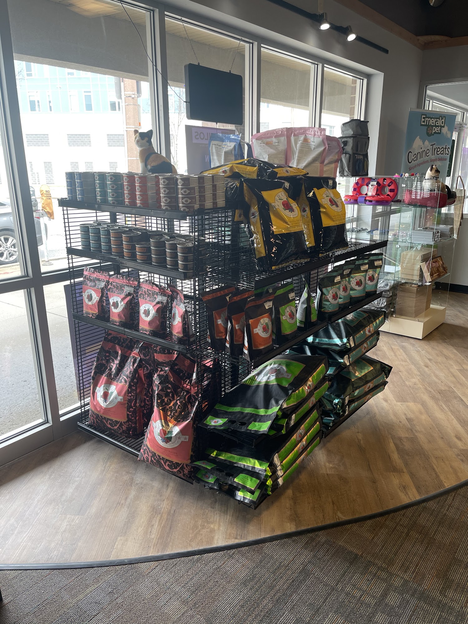 Skilos: A Family Pet Store | East Side Milwaukee