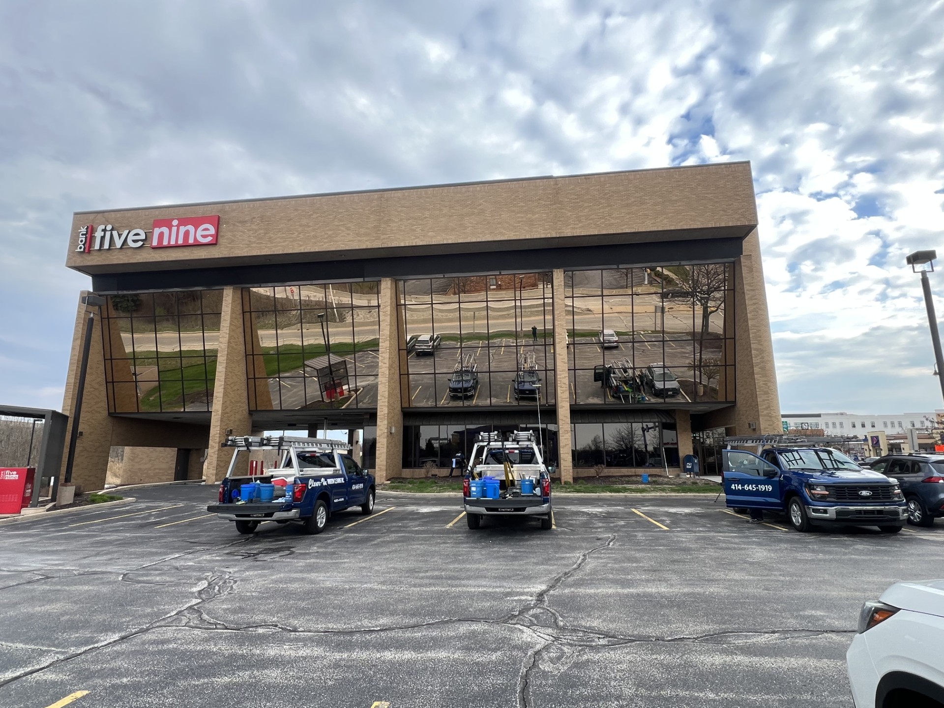 Clear-Vu Window Cleaning/Janitorial Inc.