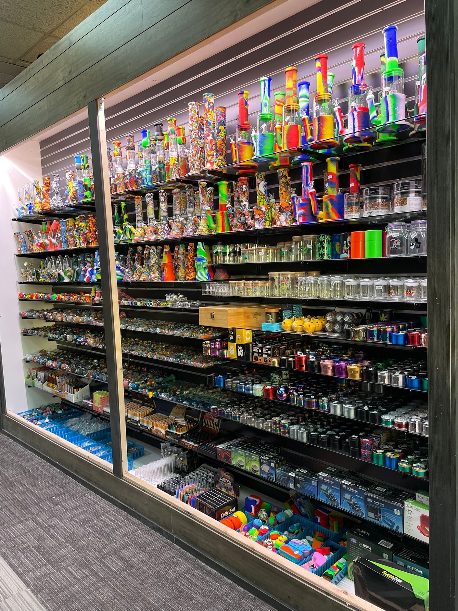 neenah smoke and vape Are Disposable Vapes Banned in Florida? 2024 Law Guide main image 0