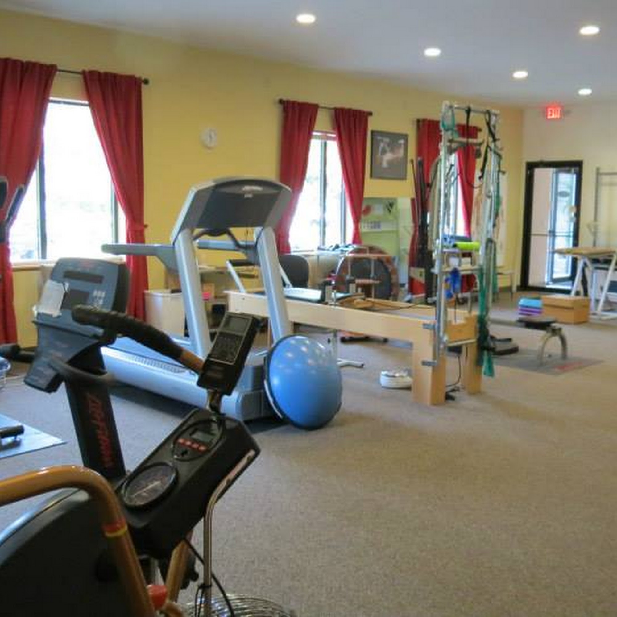 Dadez Physical Therapy Inc 471 S Arch Ave, New Richmond Wisconsin 54017