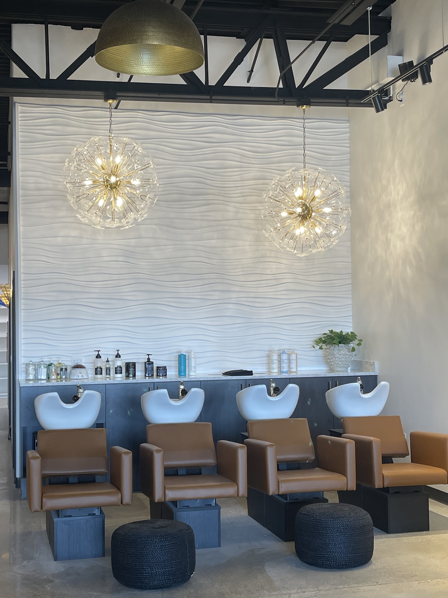 Salon Gigi 1280 Brown St Suite K2, Oconomowoc Wisconsin 53066