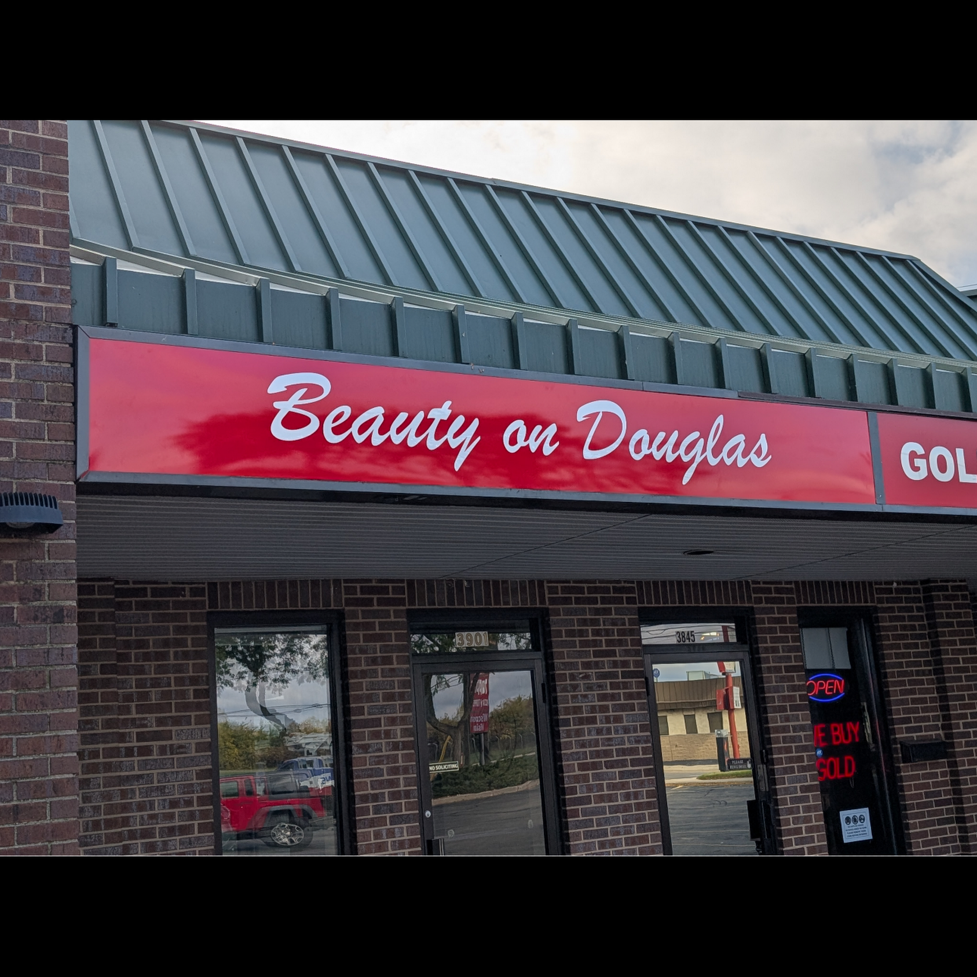 Beauty on Douglas 3901 Douglas Ave, Racine Wisconsin 53402