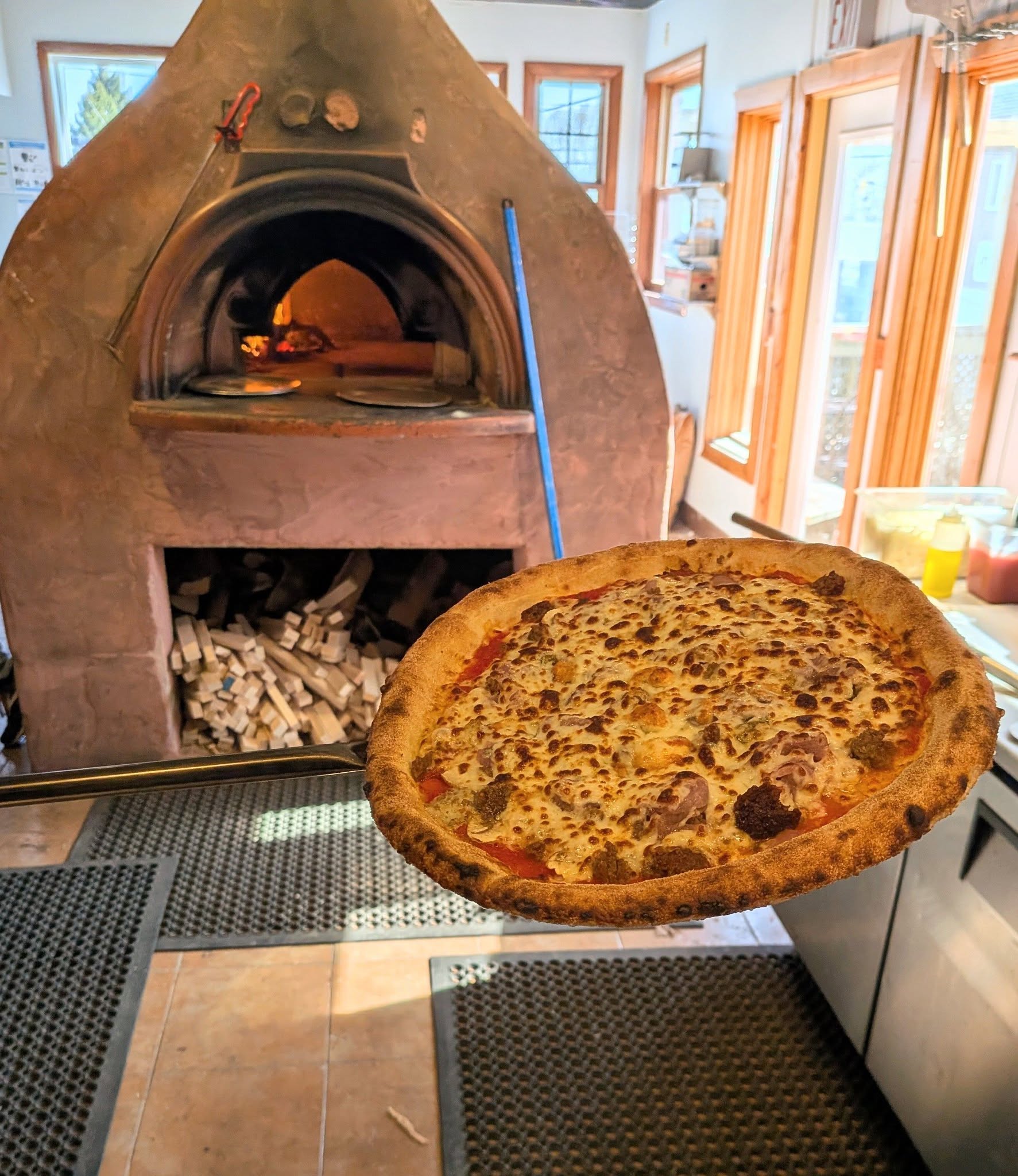 Lyla's Wood Fired Pizza Washburn