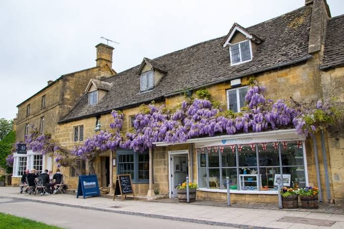 Crown & Trumpet Inn