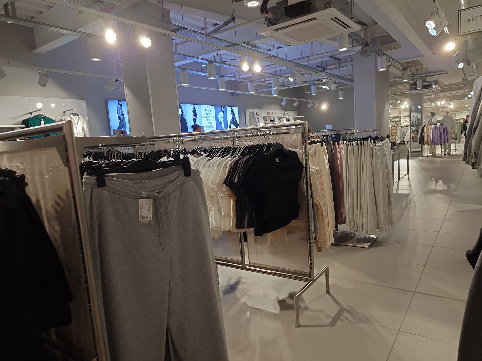 H&M