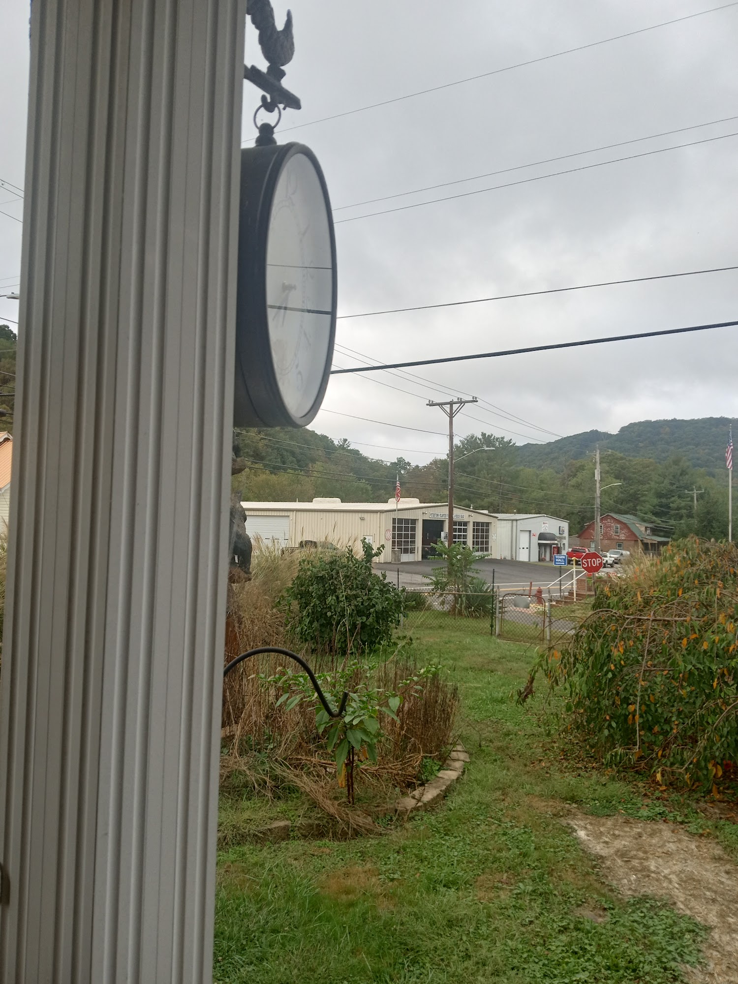 Buck's Service Center