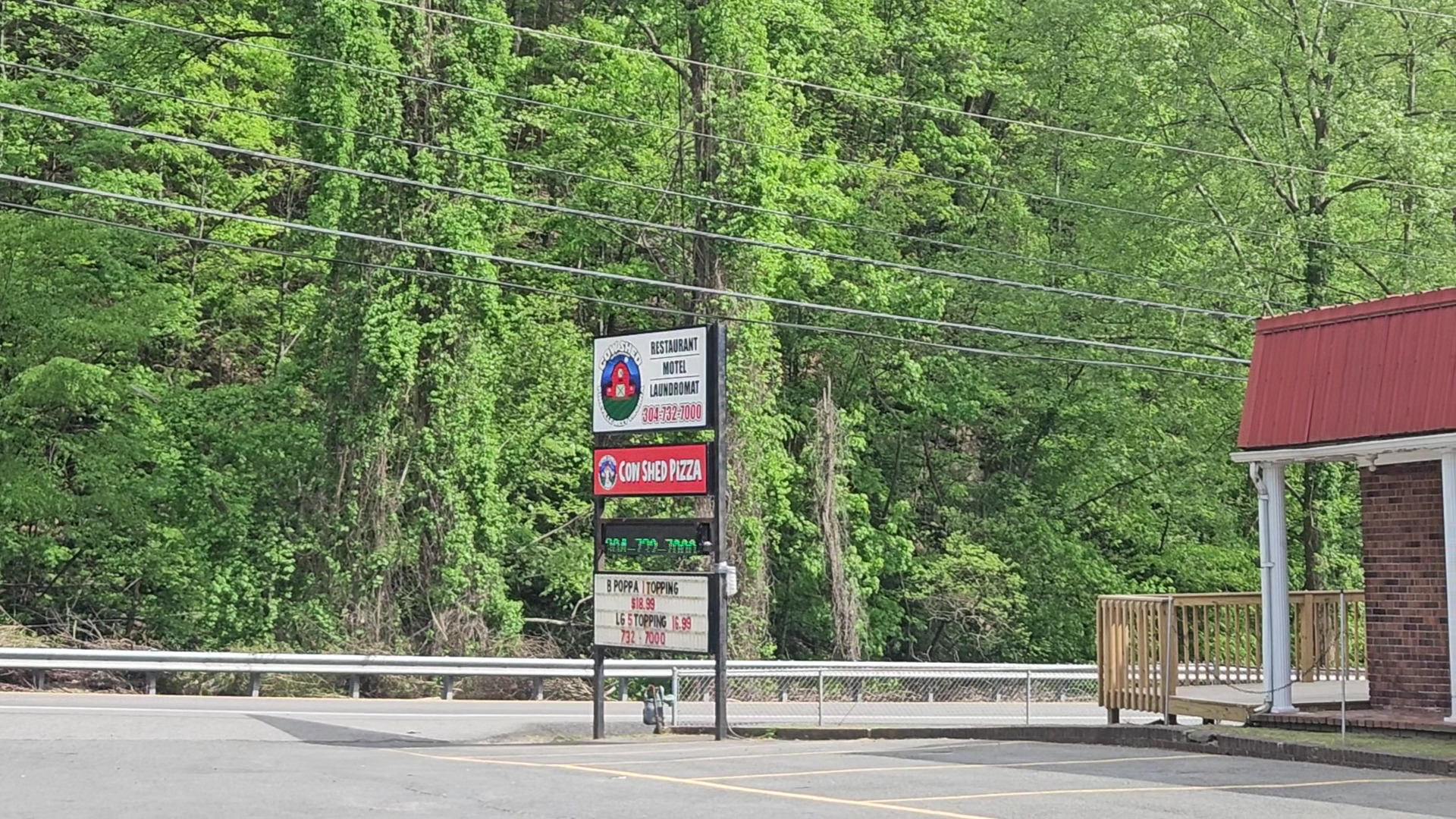 Cow Shed Motel & Restaurant - Fox’s Pizza Menu