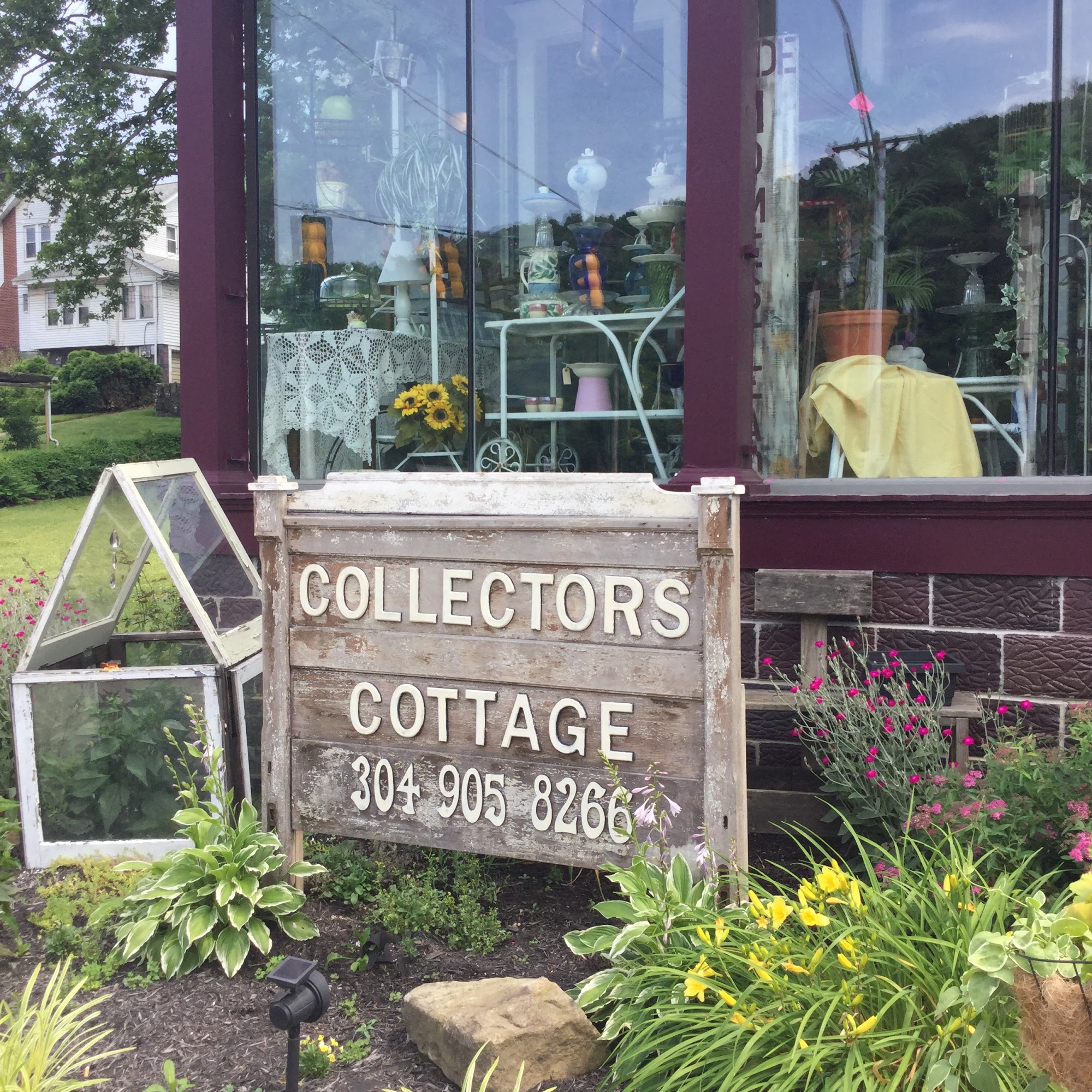 Collectors' Cottage Wheeling