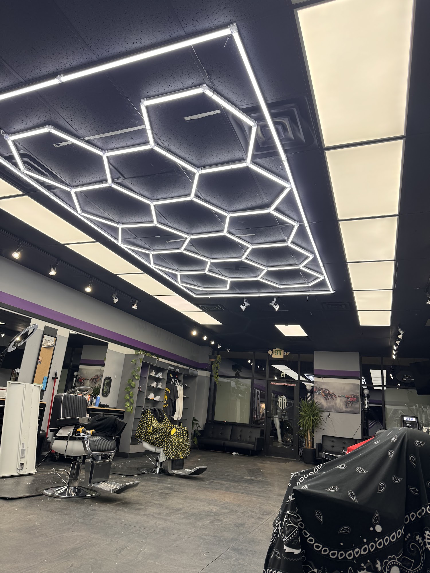 Royal Blendz Barbershop 800 S Greeley Hwy suite D, Cheyenne Wyoming 82007