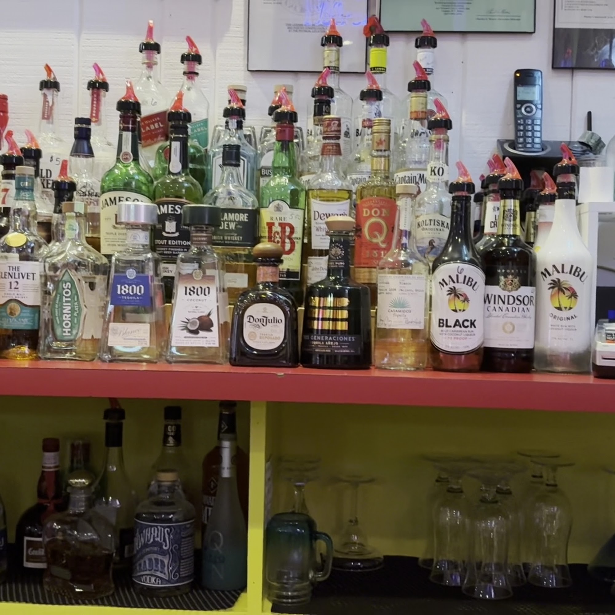 County 6 Bar & Grill Rawlins